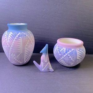 VI’m Brahe Navajo Vases with Matching Dog